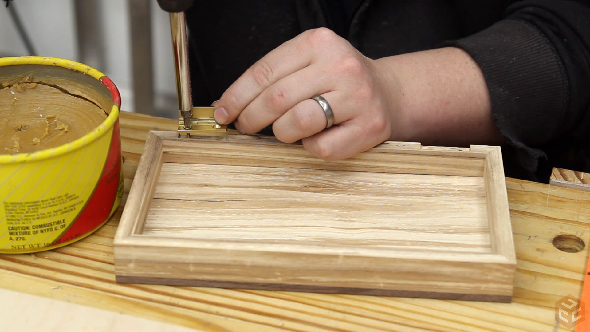 How to make a wooden box