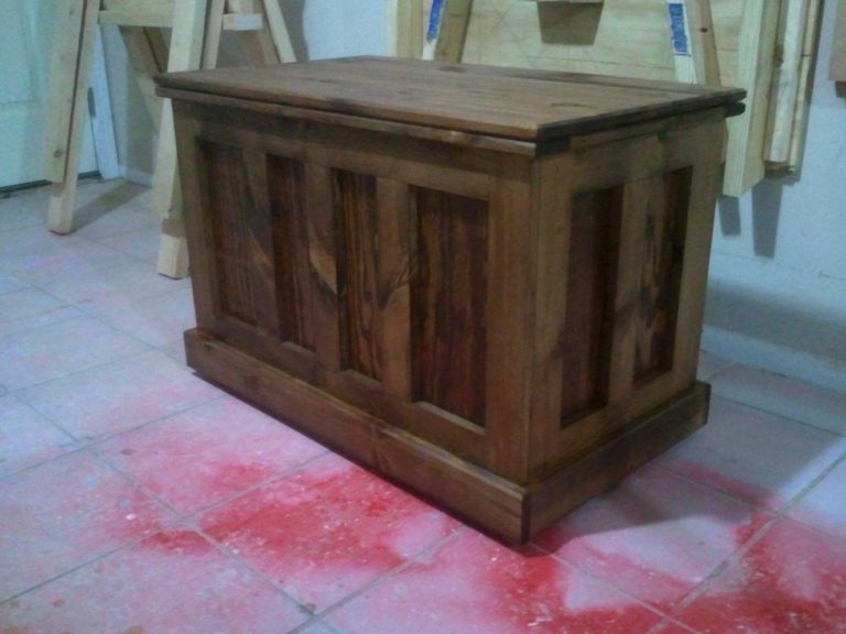 Pocket Hole Blanket Chest