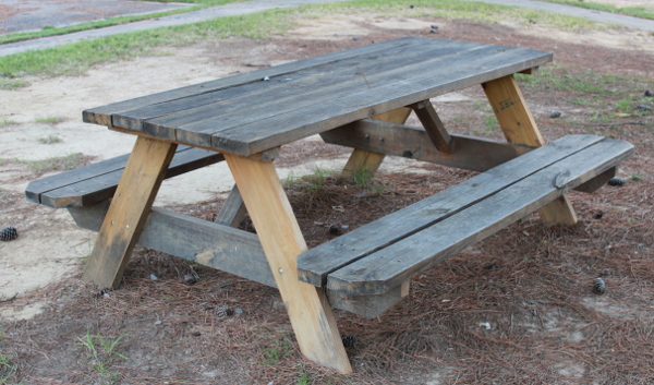 traditional picnic table